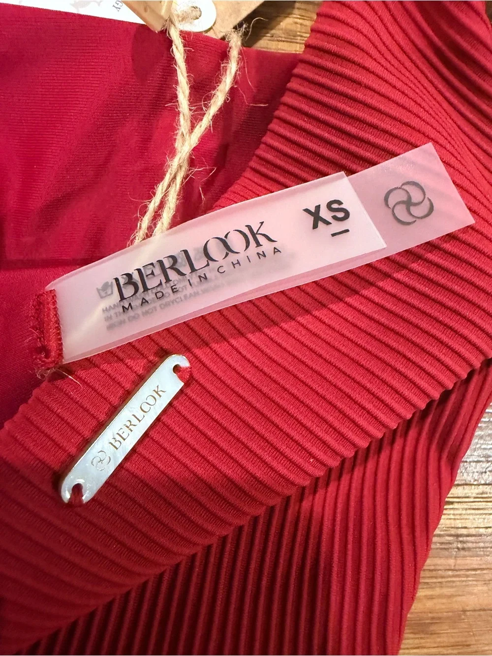 Red Ribbed Tie-Front Bikini Set - Picture 8 of 8